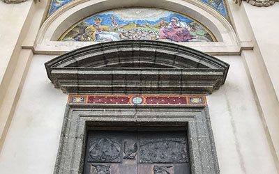 porta in bronzo