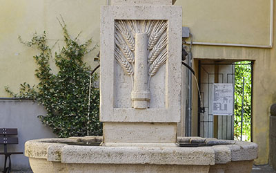 vista laterale fontana